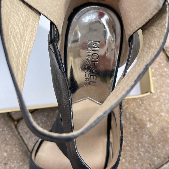 MICHAEL KORS WEDGES - Picture 2 of 10